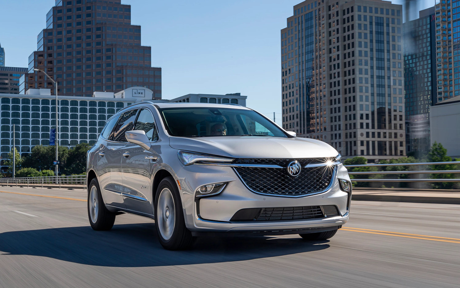 Comparison Buick Enclave Avenir 2022 Vs Buick Enclave Avenir 2019 